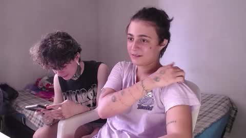 Snapshot of yoonbum_ chatting on 10-09-25, 05:00 Little Mike Independent model online show from 10-09-25, 05:00