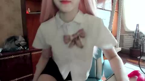 Yoonhee Kiss online show from 10-16-25, 10:05