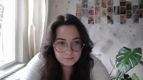 Snapshot of you_aurora chatting on 11-18-25, 12:09 Aurora online show from 11-18-25, 12:09