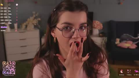 Elizabeth brunette -- Darline blonde  online show from 11-23-25, 07:13