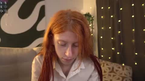 Snapshot of you_fell_in_love chatting on 07-10-26, 08:22 Elizabeth brunette -- Darline blonde online show from 07-10-26, 08:22