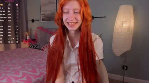Snapshot of you_fell_in_love chatting on 07-17-26, 10:25 Elizabeth brunette -- Darline blonde online show from 07-17-26, 10:25