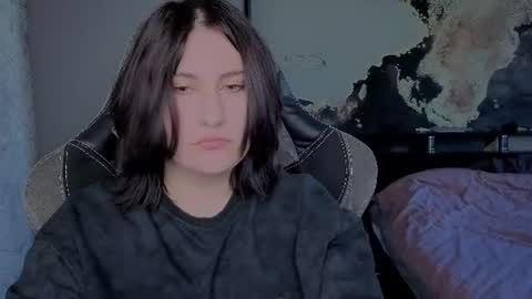 Snapshot of you_lika chatting on 06-19-26, 02:27 Lika online show from 06-19-26, 02:27
