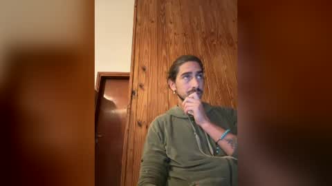 Snapshot of youcallmerobert chatting on 07-06-26, 03:03 youcallmerobert online show from 07-06-26, 03:03