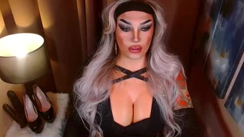 Snapshot of your1truequeen chatting on 02-22-26, 07:23 QUEEN MADISON online show from 02-22-26, 07:23