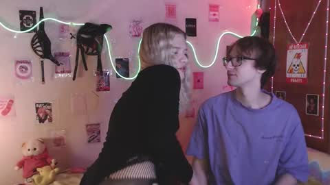 Your Horny Friends online show from 10-06-25, 03:53