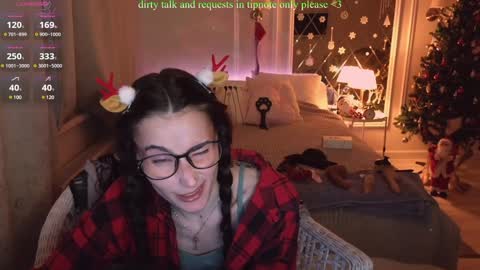 Snapshot of your_lazy_kitty chatting on 12-25-24, 12:05 Karina online show from 12-25-24, 12:05