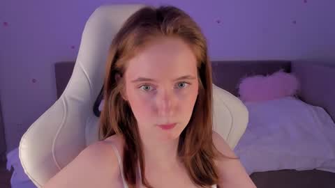 Snapshot of your_lazy_kitty chatting on 10-11-25, 08:18 Karina online show from 10-11-25, 08:18