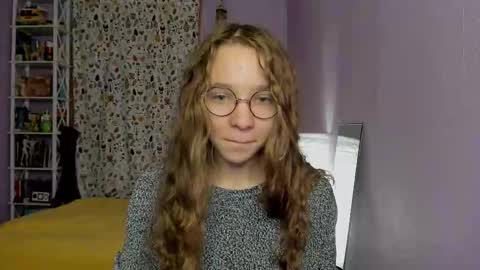 Leslie online show from 09-21-25, 05:03