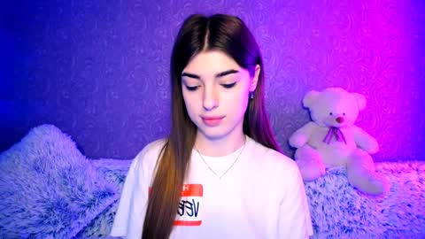 Snapshot of your_moon18 chatting on 12-16-24, 12:48 Zarina online show from 12-16-24, 12:48