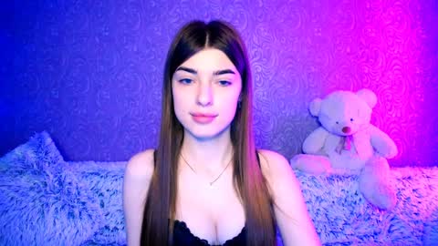 Snapshot of your_moon18 chatting on 12-21-24, 12:20 Zarina online show from 12-21-24, 12:20