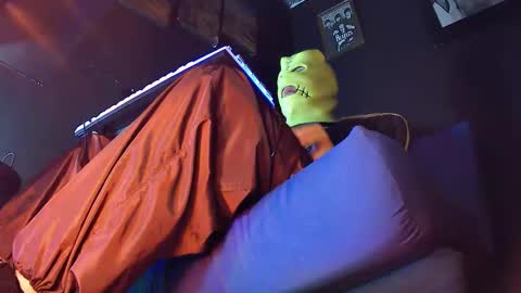 Snapshot of your_punishment chatting on 12-30-24, 01:58 Miss Sarah online show from 12-30-24, 01:58