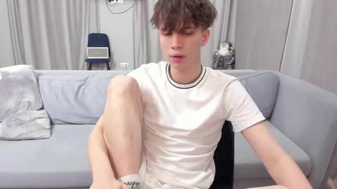 your_shy_guy online show from 02-05-25, 08:14