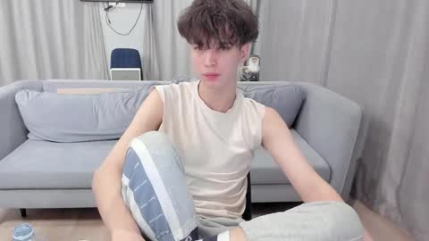 your_shy_guy online show from 02-13-25, 09:49