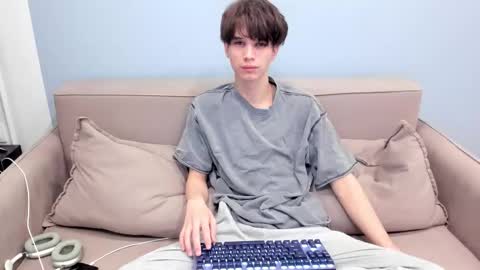 your_shy_guy online show from 02-20-26, 07:36