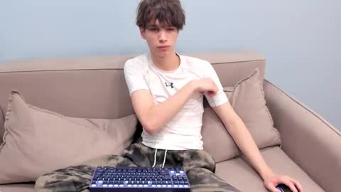 your_shy_guy online show from 02-26-26, 05:17