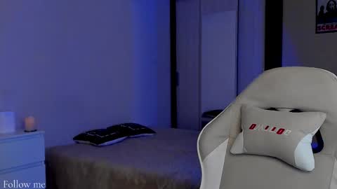 Snapshot of youranikka chatting on 02-25-26, 12:26 Anikka online show from 02-25-26, 12:26