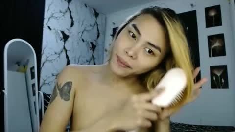 Snapshot of yourasianbigcock chatting on 01-18-26, 12:20 LEXI online show from 01-18-26, 12:20
