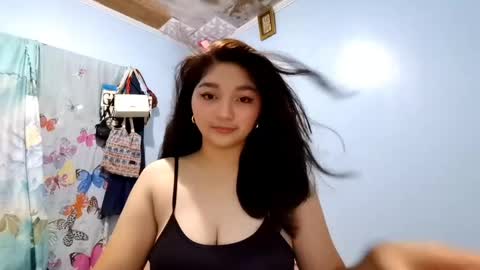 Snapshot of yourbae2026 chatting on 05-25-26, 12:11 Kyla online show from 05-25-26, 12:11