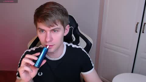 Snapshot of yourbilly chatting on 05-06-26, 01:14 Billy online show from 05-06-26, 01:14