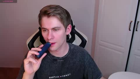 Snapshot of yourbilly chatting on 05-17-26, 01:03 Billy online show from 05-17-26, 01:03