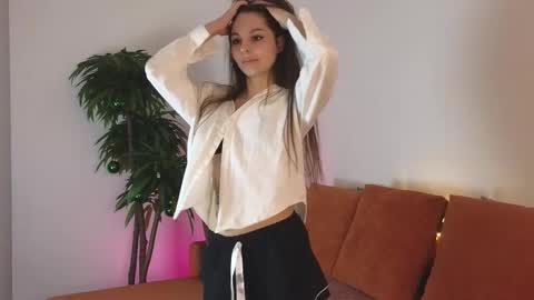 Caroline online show from 01-12-25, 04:31