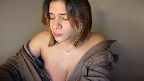 Snapshot of yourcutemolly__ chatting on 06-05-26, 06:52 yourcutemolly__ online show from 06-05-26, 06:52