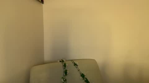 Snapshot of yourcutemolly__ chatting on 06-12-26, 11:35 yourcutemolly__ online show from 06-12-26, 11:35