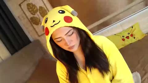 JEN  online show from 10-06-25, 08:23