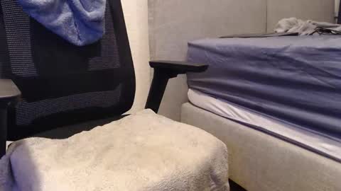 Snapshot of yourdirtysluboy chatting on 02-18-26, 01:34 hornyedging online show from 02-18-26, 01:34