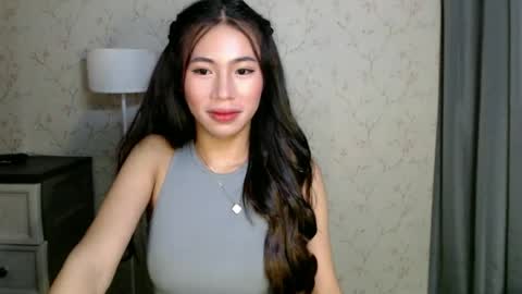 Snapshot of yourdreamgirlgwen chatting on 06-23-26, 07:01 GWENI online show from 06-23-26, 07:01