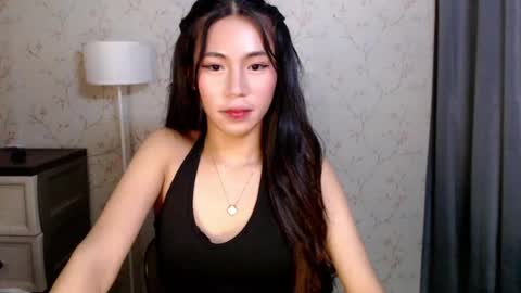 Snapshot of yourdreamgirlgwen chatting on 06-24-26, 06:29 GWENI online show from 06-24-26, 06:29