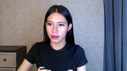 Snapshot of yourdreamgirlgwen chatting on 07-28-26, 10:20 GWENI online show from 07-28-26, 10:20