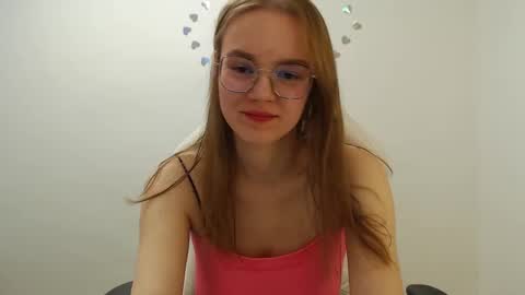 Snapshot of yourdreamray chatting on 10-04-25, 05:33 Lana online show from 10-04-25, 05:33