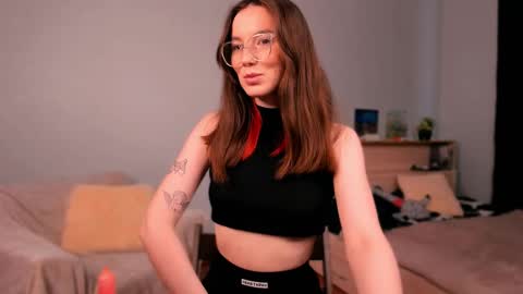 Snapshot of yourfrenchteacher chatting on 02-16-25, 05:15 Chloe online show from 02-16-25, 05:15