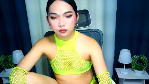 Goddess Yoshi online show from 11-12-25, 11:03