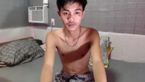 Snapshot of yourguy_josh23 chatting on 04-15-26, 04:25 Josh online show from 04-15-26, 04:25