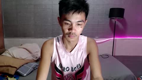 Snapshot of yourguy_josh23 chatting on 05-10-26, 05:45 Josh online show from 05-10-26, 05:45