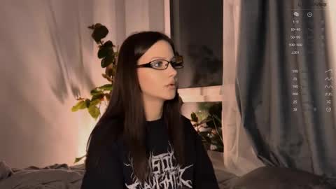 Aida online show from 03-11-25, 06:52