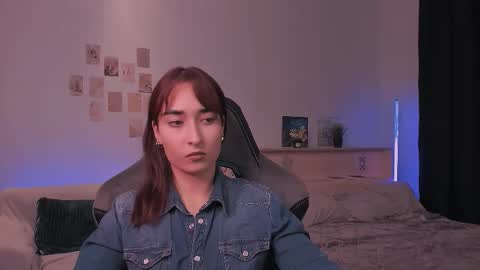 Snapshot of yourjullymoon chatting on 10-18-25, 06:30 Jully online show from 10-18-25, 06:30