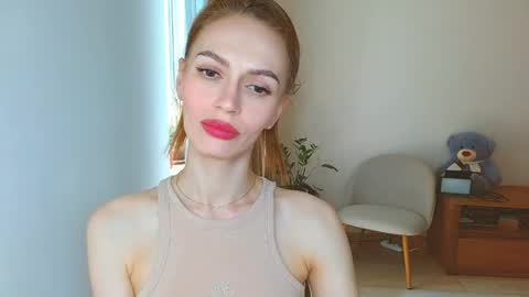 Snapshot of yourladysunshine chatting on 05-02-26, 07:24 Ksyusha online show from 05-02-26, 07:24