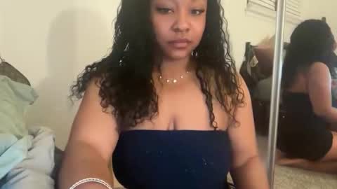 Snapshot of yourmommysilk chatting on 03-14-26, 04:07 YOURMOMMY online show from 03-14-26, 04:07