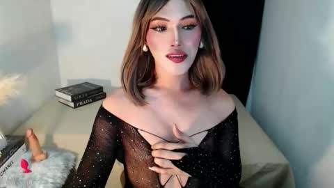 TIFFANY SUCKING QUEEN online show from 05-09-26, 11:43