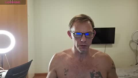 Ellie and Wesley online show from 12-14-25, 07:07