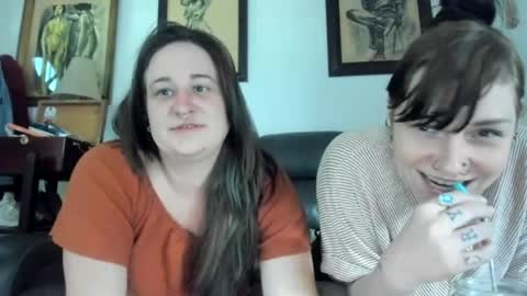 Snapshot of yournewfavoritecamgirl chatting on 06-14-26, 06:43 Lexi online show from 06-14-26, 06:43