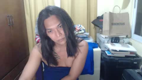 Snapshot of yourpinoy chatting on 04-25-26, 01:03 Iring online show from 04-25-26, 01:03