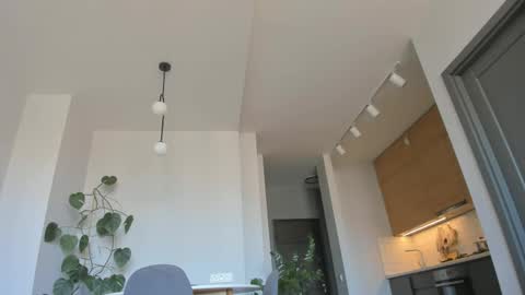 youre meyy online show from 04-15-26, 07:15