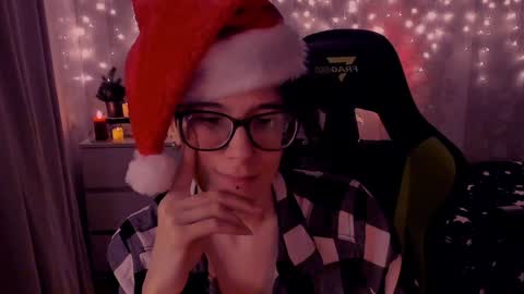 Snapshot of yourscosmic chatting on 12-24-24, 11:44 Yours Cosmic online show from 12-24-24, 11:44