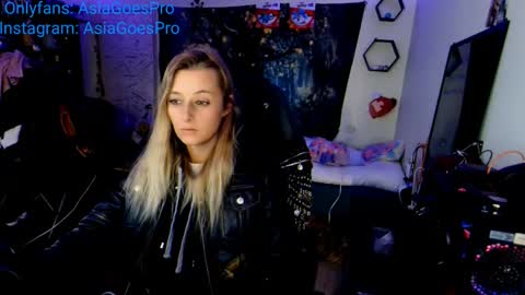 Snapshot of yoursecretgirlfriend963 chatting on 01-24-25, 08:22 AsiaGoesPro - On All Socials online show from 01-24-25, 08:22