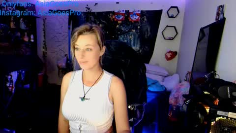 Snapshot of yoursecretgirlfriend963 chatting on 02-07-25, 01:04 AsiaGoesPro - On All Socials online show from 02-07-25, 01:04